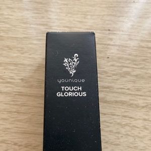 Younique TOUCH GLORIOUS face primer